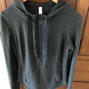 Lululemon Post Sweat Pullover - Size 8